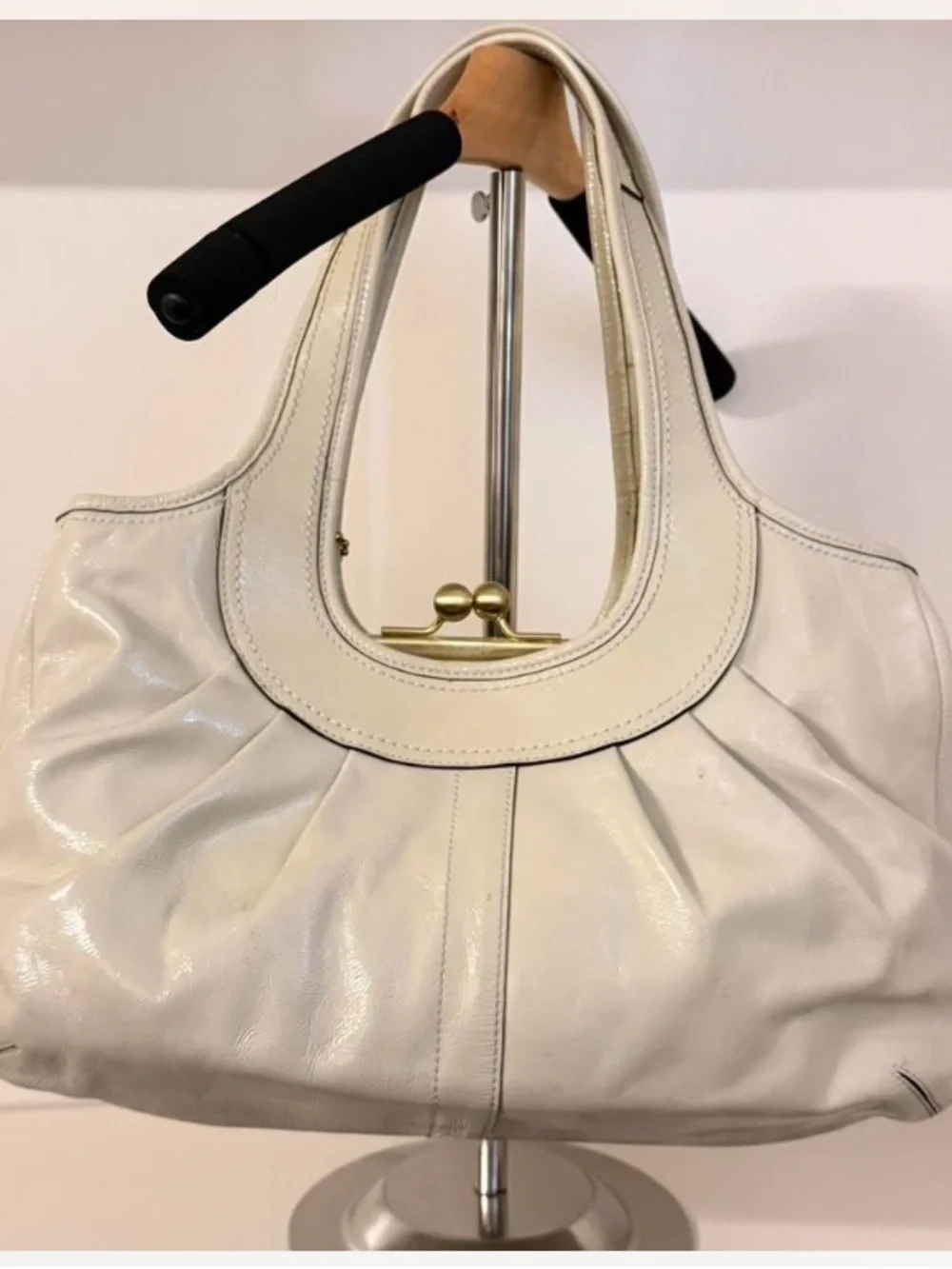 Coach Ergo 2010 White Cream Kisslock Elegant Women’s White Leather Shoulder Bag - Picture 2 of 8